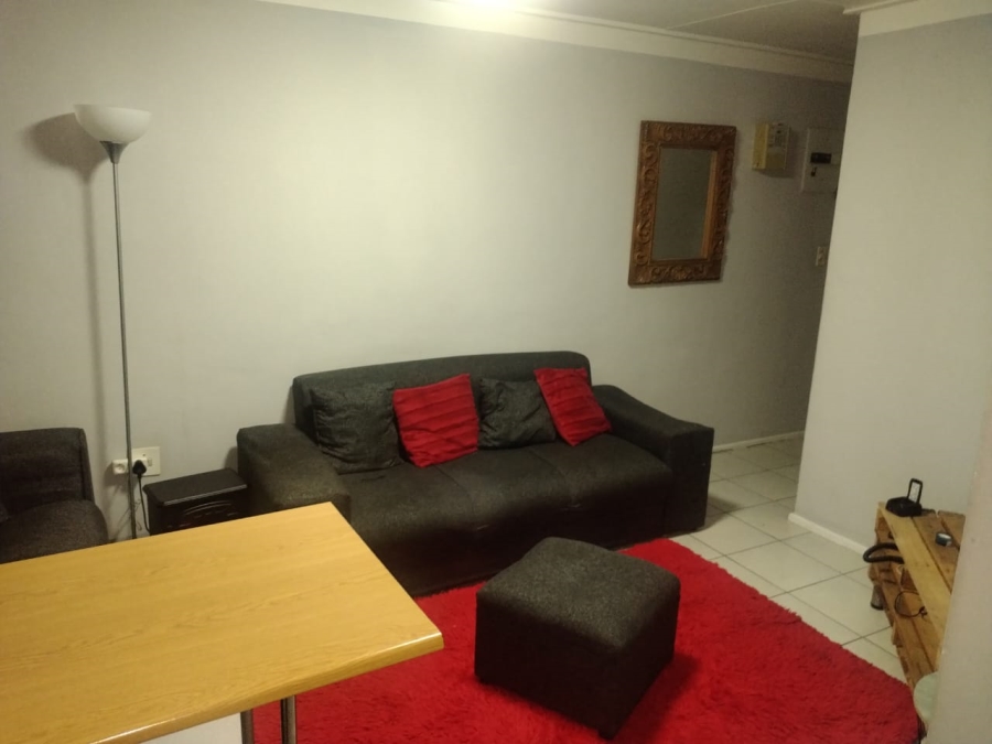 To Let 1 Bedroom Property for Rent in Oakglen Western Cape
